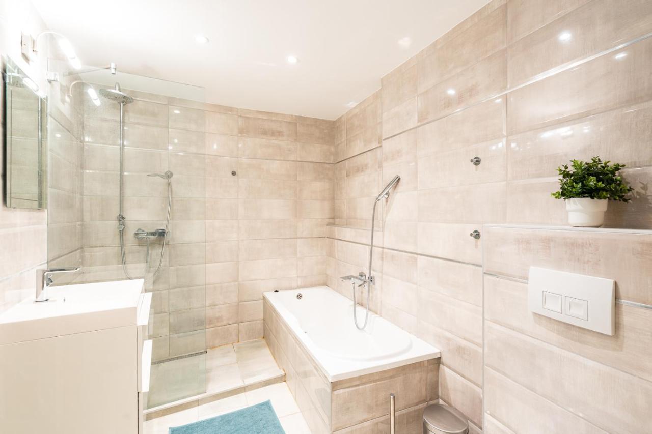 Spacious Luxury At The Heart Of Appartamento