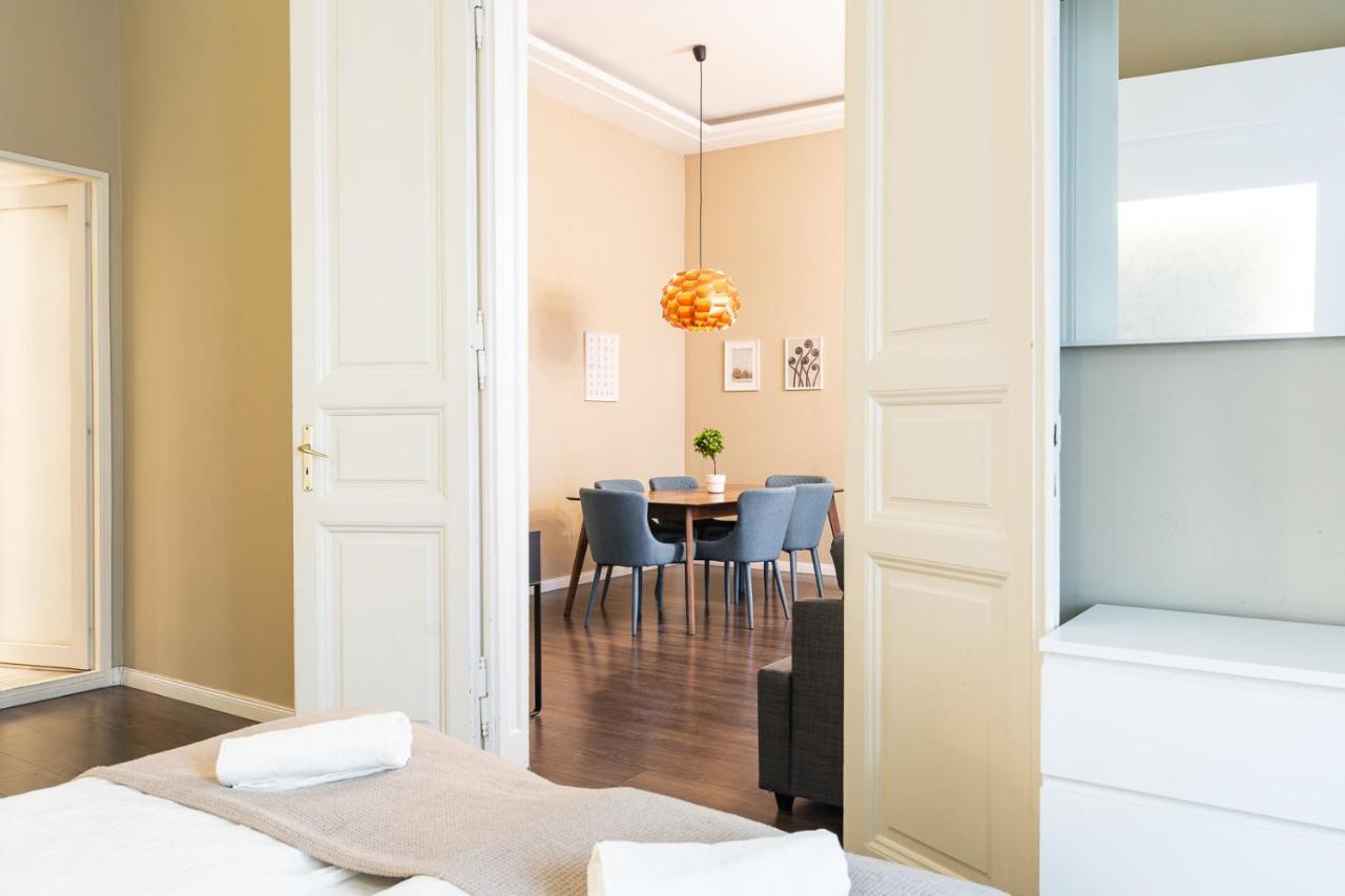 Spacious Luxury At The Heart Of Appartamento Budapest